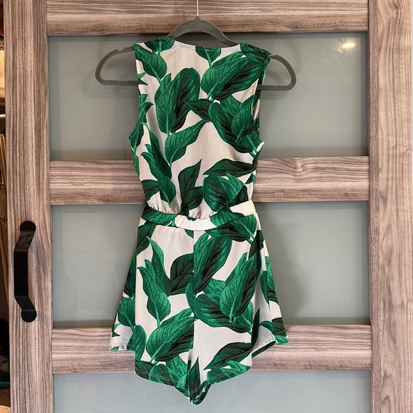 NWT Show Me Your Mumu Nantucket Romper - Picture 5 of 9